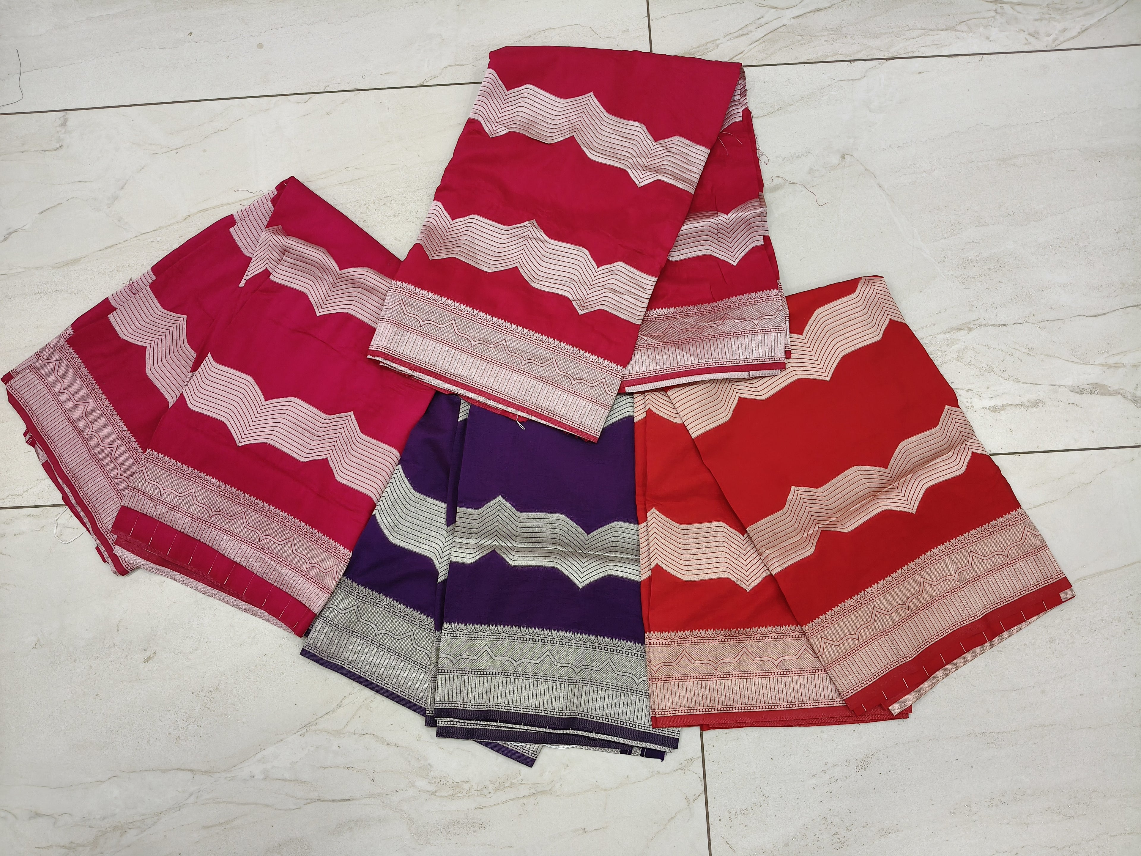 TUSSER GORGET WEVVING