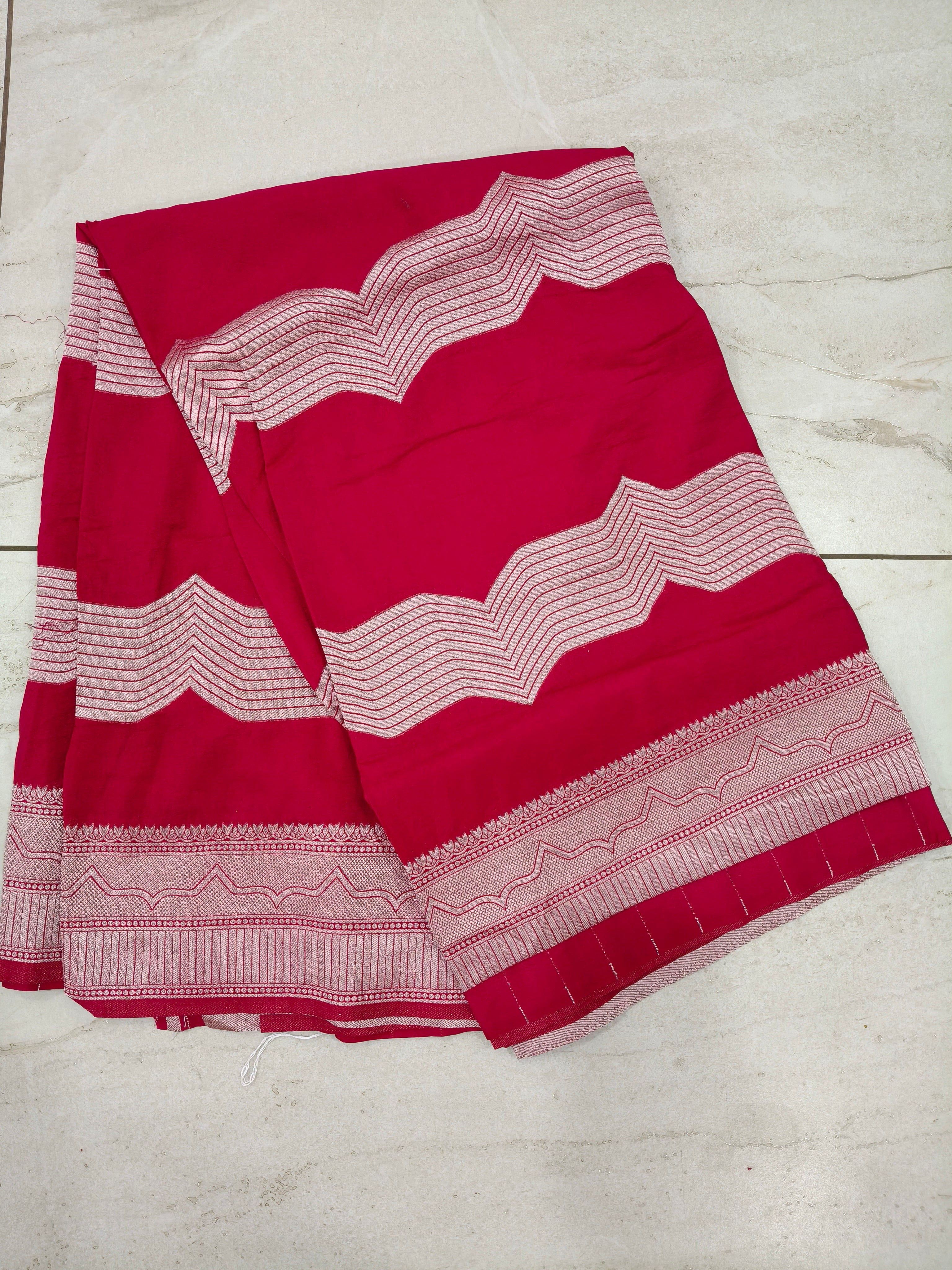 TUSSER GORGET WEVVING