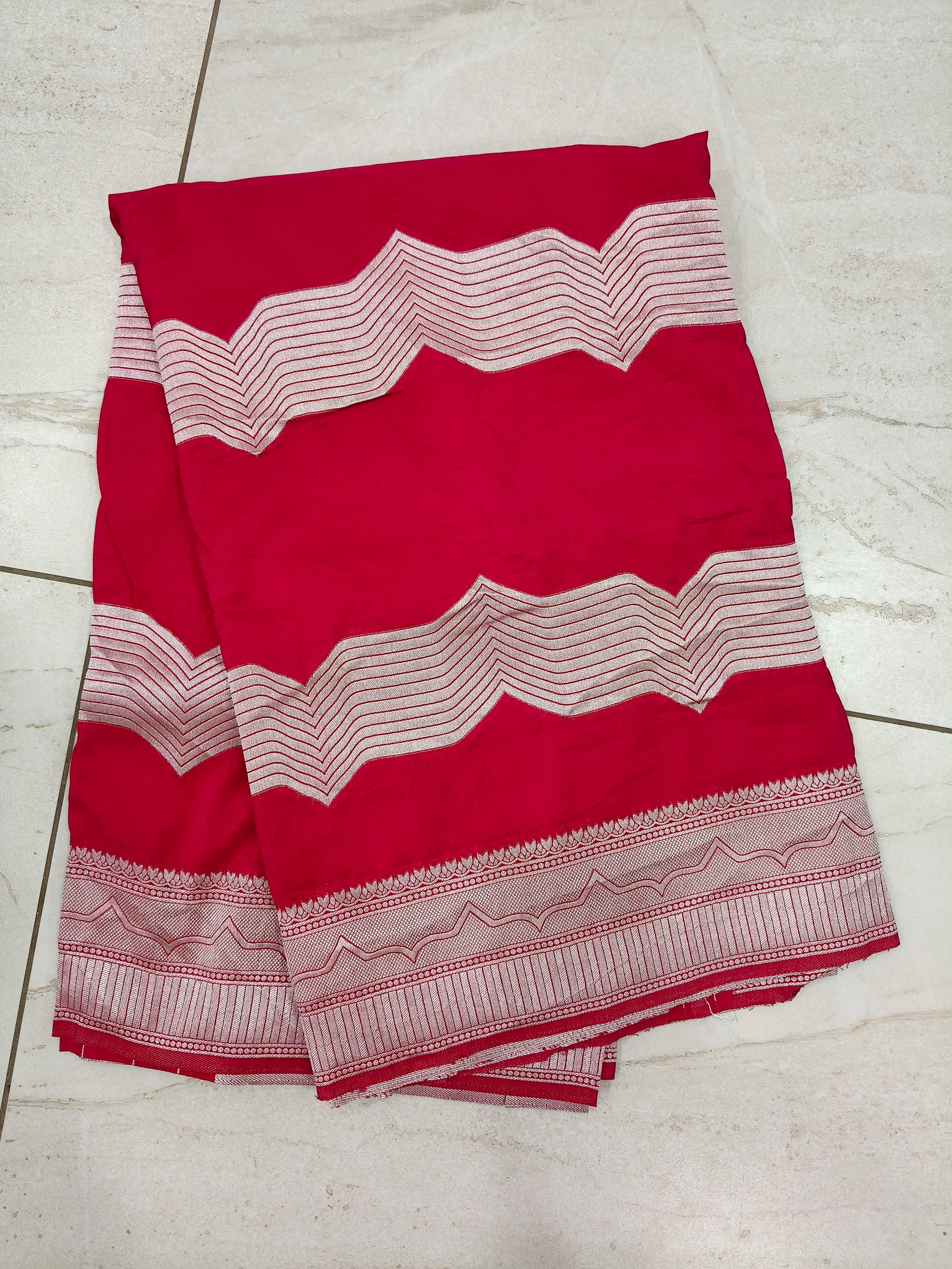 TUSSER GORGET WEVVING